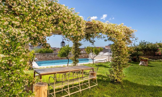 Noto Historic Centre Bed & Breakfast | Villa Rosaria