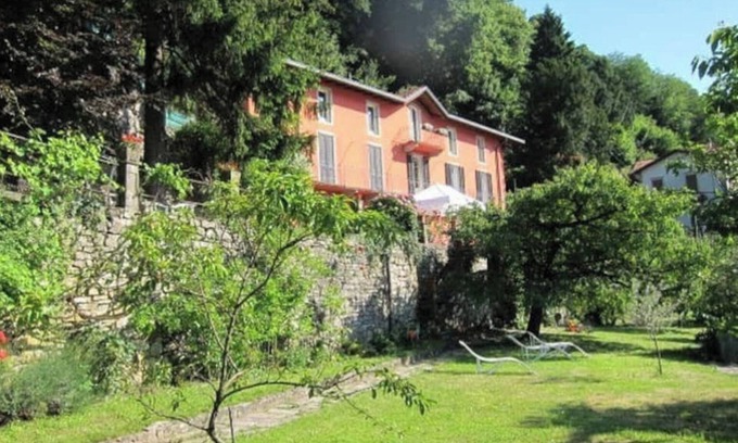 Torno Apartment | Villa Rossa, magnificent garden and view on the lake at only 10 min. from Como
