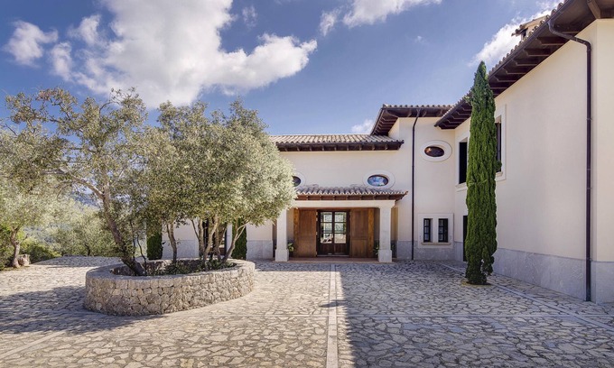 Puigpunyent Villa | VILLA SA COMUNA- Magnificent estate set in the privalaged location of Puigpunyent. - Free Wifi
