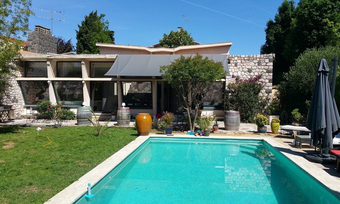 Beziers Bed & Breakfast | Villa Saron