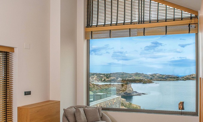 Nea Alikarnassos Villa | Villa Sea is the taste of the good life.