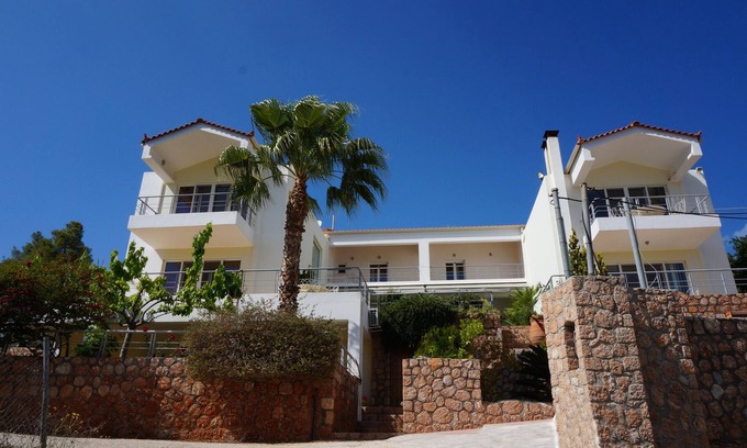 Korfos Villa | Villa Seahorse - Discover the Peloponnese from this modern 3BDRM maisonette