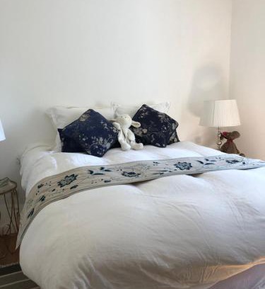 Camacha Villa | Villa-sleeps2-garden-private park