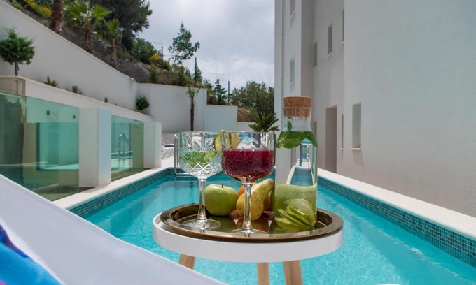 Moca Apartment | Villa Smaragd - Lapis - Luxury Apartment With Shared Pool