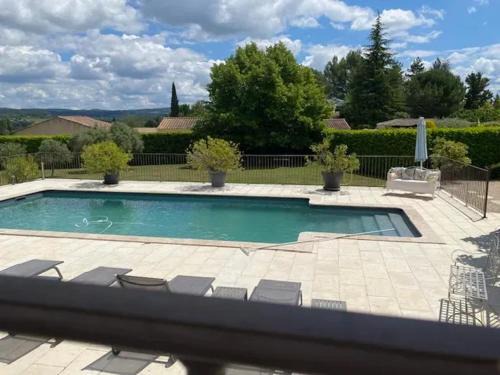 La Tour-d'Aigues Villa | Villa spacieuse proche de Marseille avec jardin et piscine privée