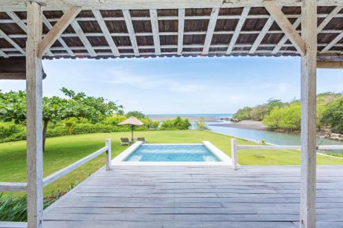 Munggu Villa | Villa Sungai Laut