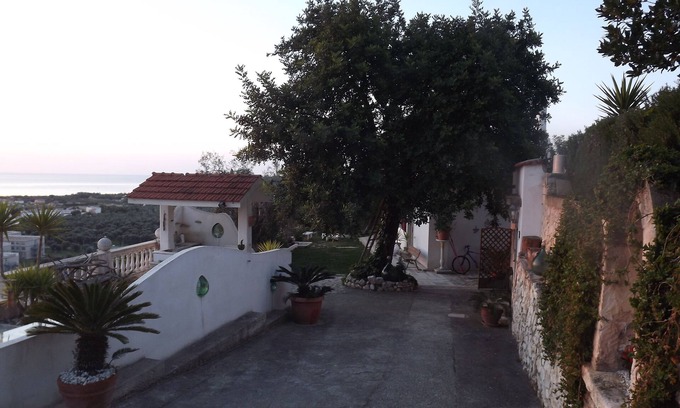 Chiesiola Villa | Villa to fifteen hundred meters from the sea situated on a panoramic hill