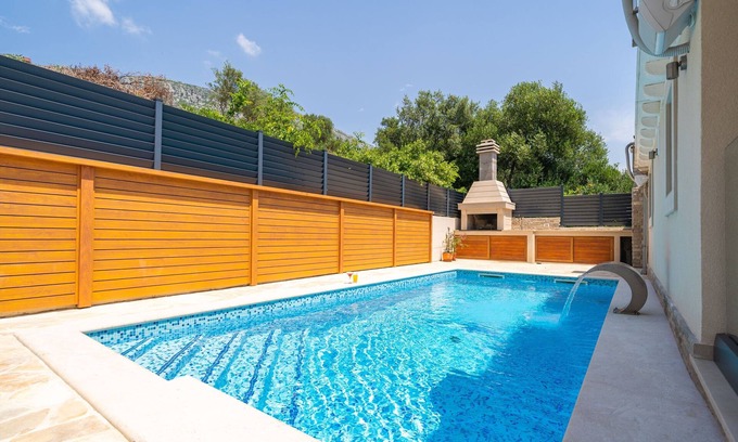 Mokosica Villa | Villa Tranquility Nest Beniva - Three-Bedroom Villa with Swimming Pool