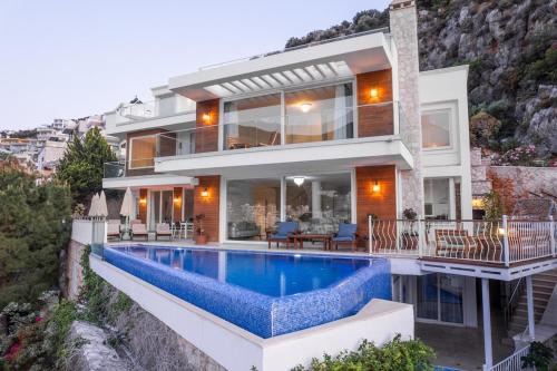 Kalkan Villa | Villa Tuna Kalkan sleeps 14