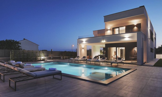 Skatari Villa | Villa Ula in Pula with heated pool and sauna