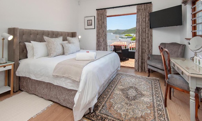 Westcliff House | Villa Venusta Luxury Guesthouse - Solar Power