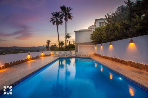 Teulada Villa | Villa Vermell by Abahana Villas