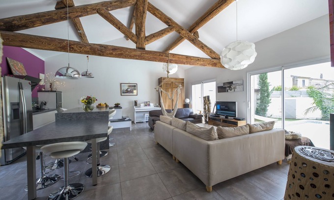 Saint-Laurent-d'Aigouze Villa | Villa with 4 bedrooms and private pool,