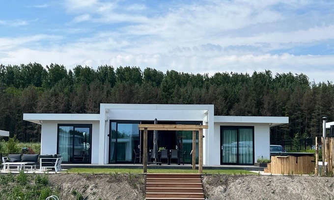 Zeewolde Villa | Villa w/Hot Tub & Jetty