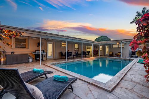 Pembroke Pines House | Villa W Poolside Suite & Outdoor Movie