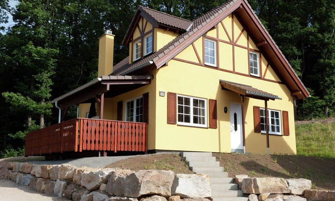 Kronenburg Villa | Villa with bubble bath, solarium and fireplace