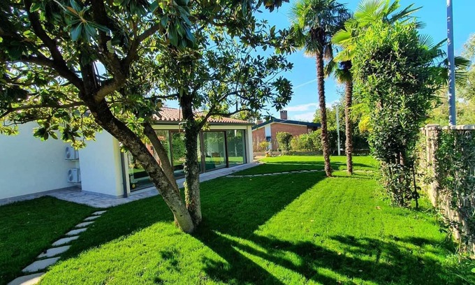 Marina Julia Villa | Villa with large garden and private pool