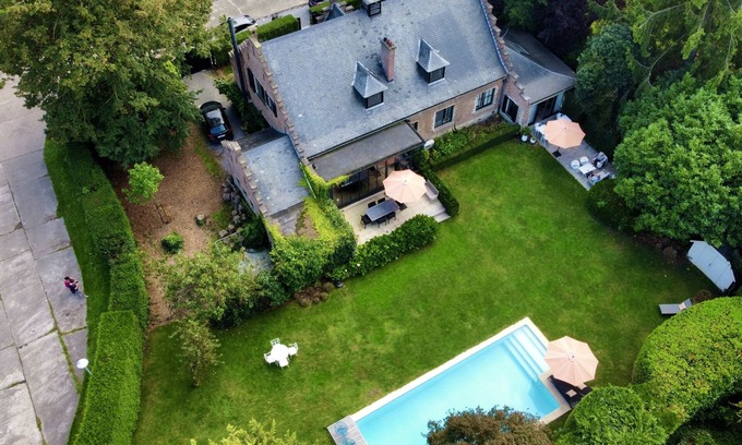 Beigem Villa | Villa with lovely garden and swimming pool. In the green Belt around Brussels.