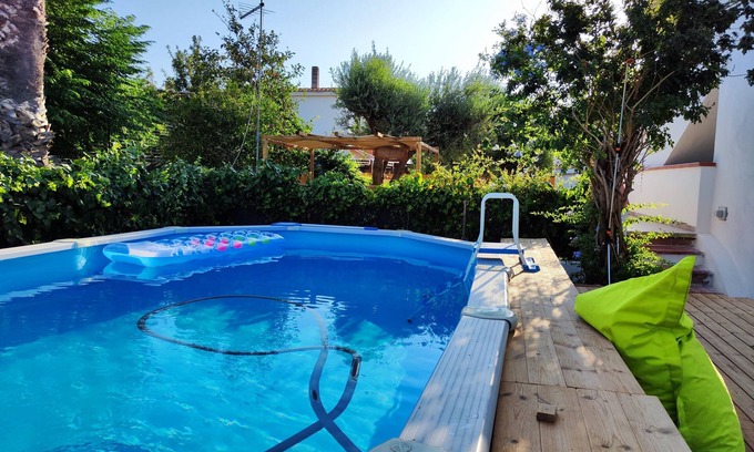 S'oru e Mari Villa | Villa with pool, 300 meters from the sea just minutes from the city