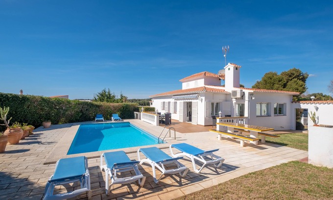 Es Canutells House | Villa with pool next to the beach in Es Canutells, Minorca