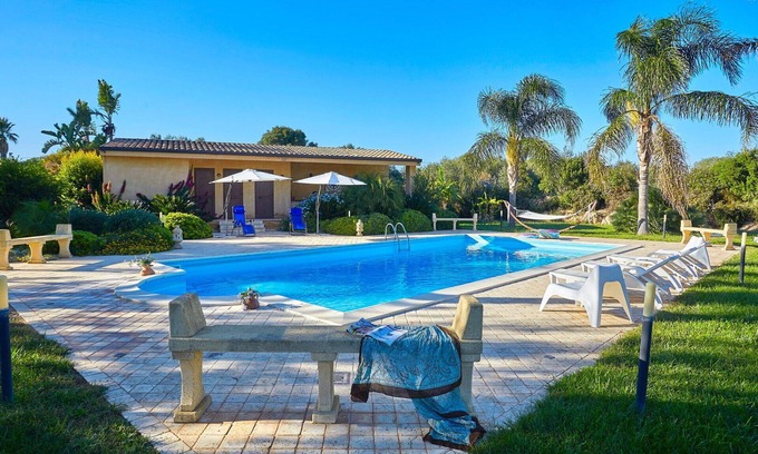 Castelvetrano Villa | Villa with pool, views, A/C, garden