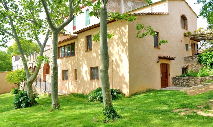 Vilademuls Villa | Villa With Private Pool in Beautiful Nature - Half an Hour From Costa Brava