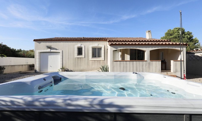 Lezignan-Corbieres Villa | VILLA WITH SWIM SPA