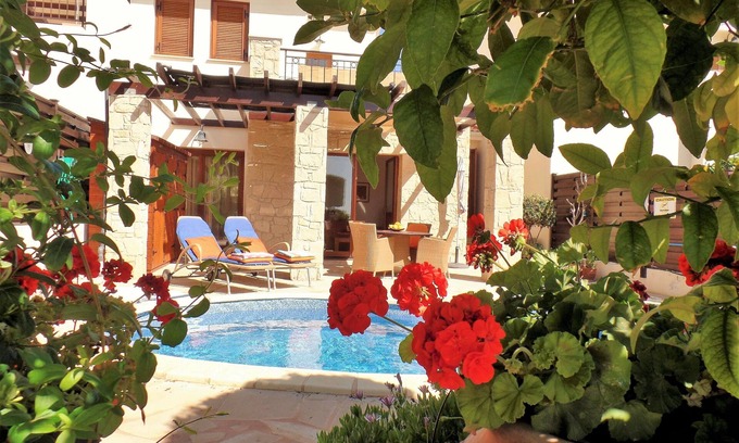 Aphrodite Hills Villa | 'Villa Xenia' HG 25 - Play Golf, Tennis, visit the Spa or relax around the pool