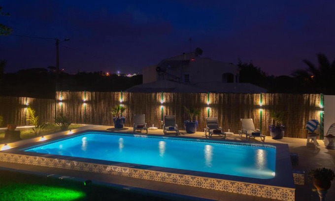 Vale Navio Villa | villa yvonne,private pool,private parking 1,7 km from the beatch