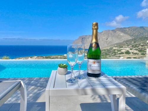 Pefki Villa | Villa Zina mit Infinity-Pool und Meerblick