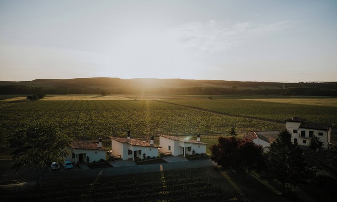 Banos de Rioja Villa | Villas Finca La Emperatriz