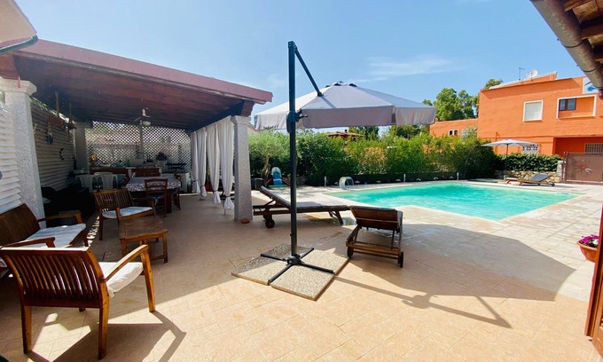 San Teodoro City Centre Apartment | Villetta Todde con Piscina