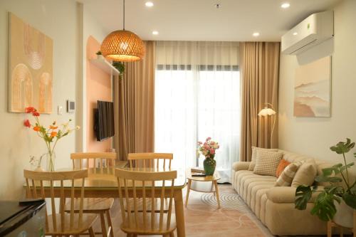 Tu Liem Apartment | Vinhomes Smart City Rare 1,5BR Apt Best Deal for Long-Term Guests