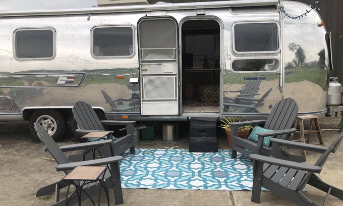 Ennis House | Vintage Airstream on Iconic Sugar Ridge Road