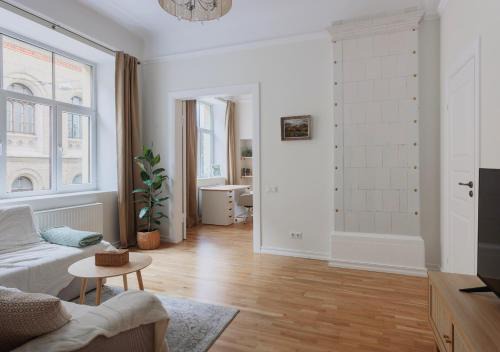 Centrs Apartment | Vintage Charm Flat by Old Town & Freedom Monument