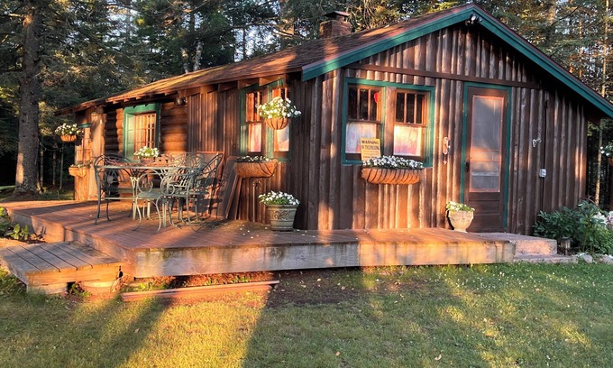 Winter Cabin | Vintage log cabin located in the Chequamegon National Forest on Blaisdell Lake.