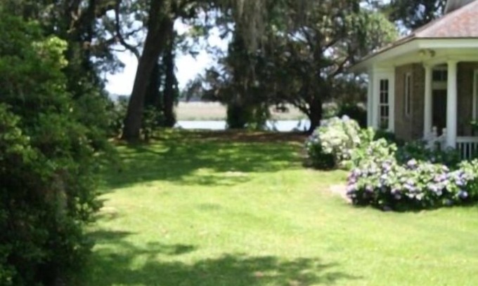 Okatie Cottage | Vintage River Cottage on the Okatie River Between Beaufort Bluffton