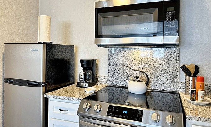 Central Oklahoma City House | Vintage Vibes Modern Comfort 2BR for 6 Guests