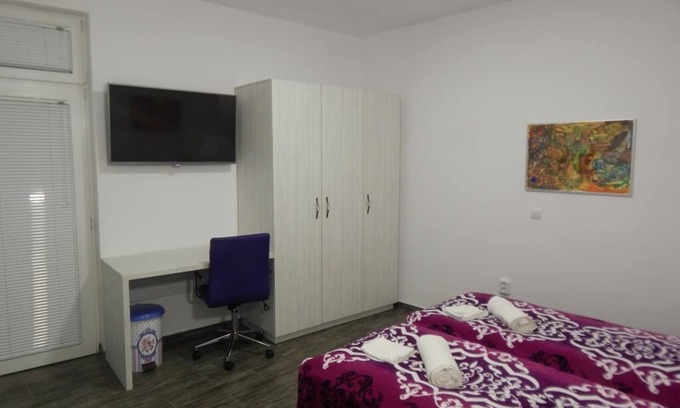 Vranyantsi House | Violette Lys