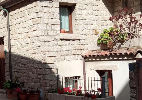 Aggius House | Violivia