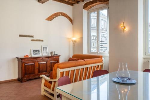 Duomo Apartment | Vista duomo, l'esperienza di dormire nella Storia