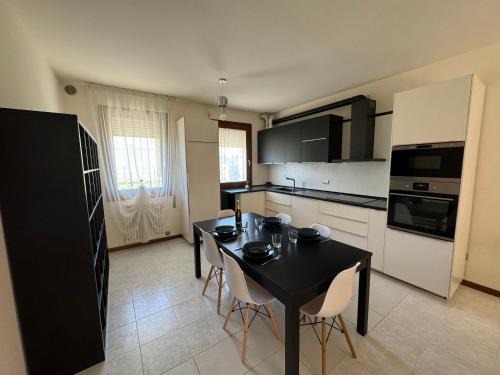 Noventa di Piave Apartment | Vittoria apartment - near outlet