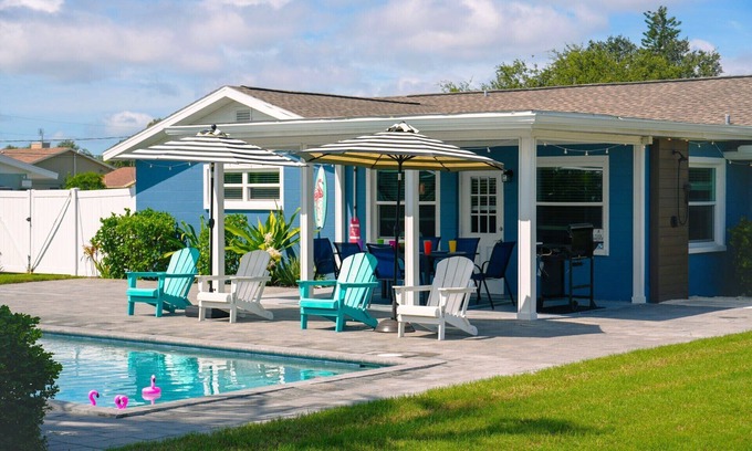 Shore Acre Heights House | Viva La Flamingo! 10 Min to Anna Maria, Heated Pool, Pet Friendly