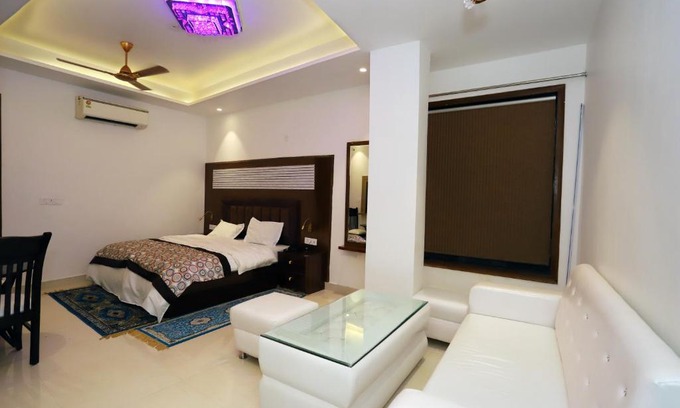 New Delhi Bed & Breakfast | VRINDAVAN GUEST HOUSE