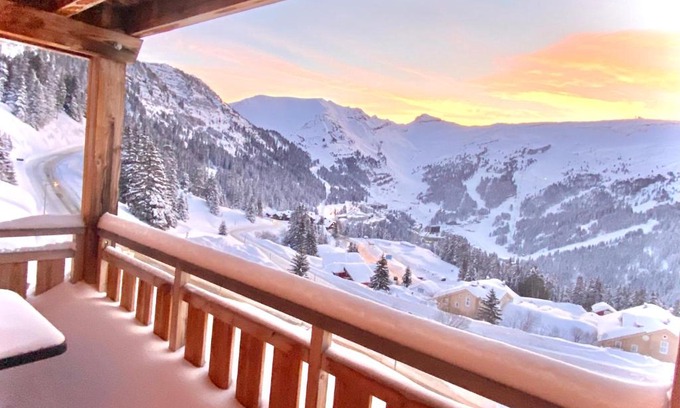 Flaine Apartment | Vue panoramique sur les montagnes plein Sud - T2 Skis aux pieds, Piscine & Spa