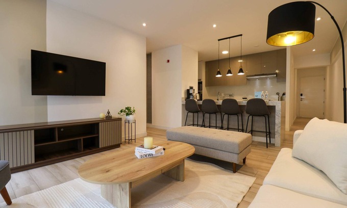 Santa Cruz Apartment | w Charming 2BR w Balcony in Miraflores