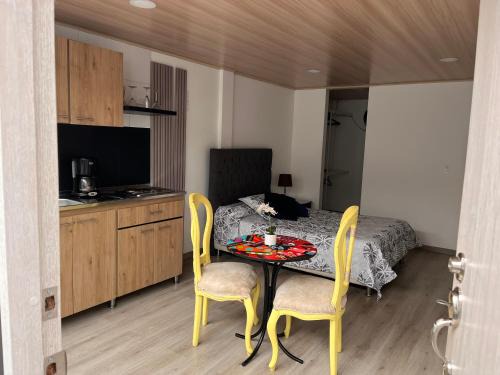 Barrios Unidos Apartment | W living 203