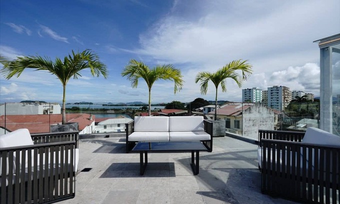 Panama City Apartment | w Sunny 2BR With Rooftop Pool In Casco Antiguo