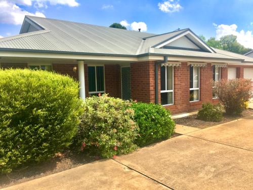 East Wagga Wagga House | Wagga Apartments #6
