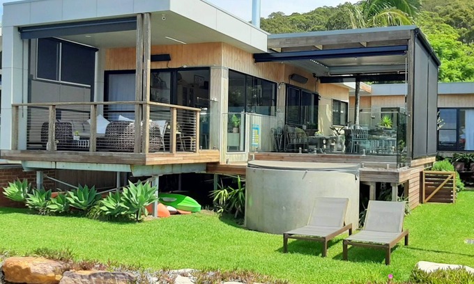 Pretty Beach Central Coast House | Waggy Waterfront Retreat #waggywaterfront Beautiful beach